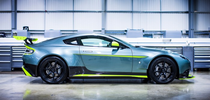 2017_aston_martin_vantage_gt8_4_2560x1440