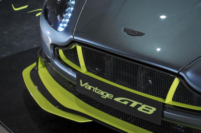 aston-gt8-web-031