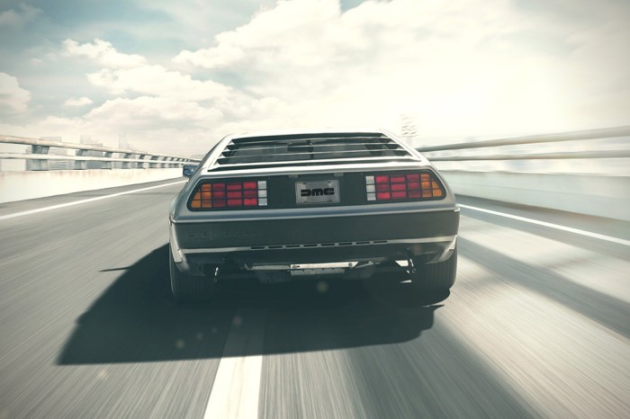 2017-DeLorean-DMC-12-4