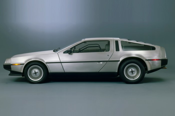 delorean-dmc-12-05