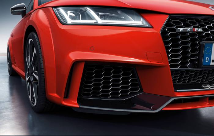 2436x1552-tt-rs-coupe-closeup